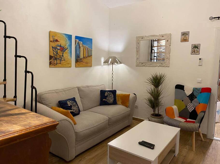 Charmante Maison Avec Exterieur A Deux Pas Des Remparts Aigues-Mortes Bagian luar foto
