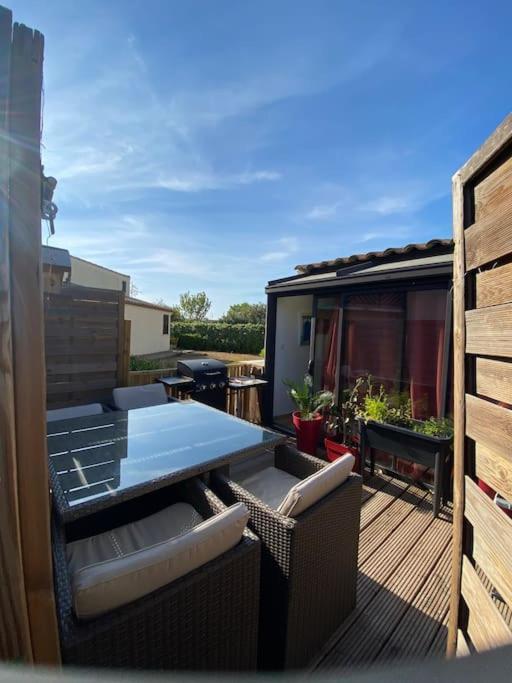 Charmante Maison Avec Exterieur A Deux Pas Des Remparts Aigues-Mortes Bagian luar foto